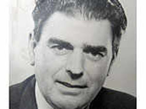 Supporting image for story: Ex-teacher Uncle Alan dies at 77