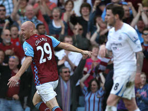 Supporting image for story: Pictures of all the match action