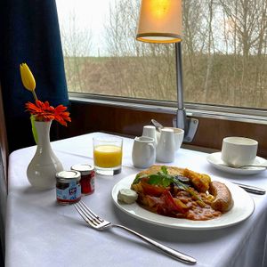 Full English Breakfast in Pullman on The Shakespeare Express