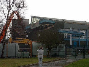 Supporting image for story: Work begins on demolishing baths