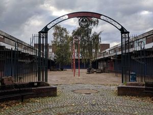 Supporting image for story: Emergency work at crumbling derelict Walsall shopping centre