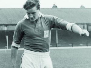 Supporting image for story: Former Wolves player Eddie Russell is mourned after death, aged 89