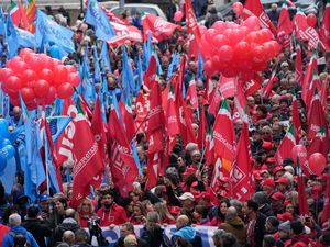 Supporting image for story: Thousands of workers stage protests across Italy in general strike