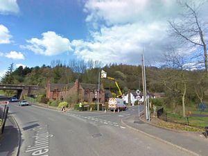 Supporting image for story: Planners approve conservation area hedge removal despite ‘privacy’ concern of neighbours