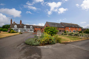 Four-bedroom farmhouse, Netley, Dorrington, Shrewsbury