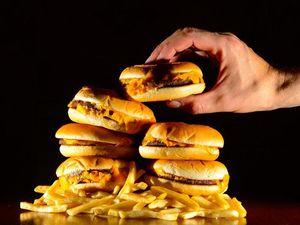 Supporting image for story: Poor diet kills more people around the world than smoking, research shows