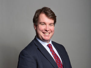 Supporting image for story: PM's police officer arrested over election date bet