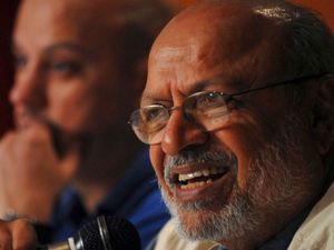 Supporting image for story: Indian filmmaker Shyam Benegal dies aged 90