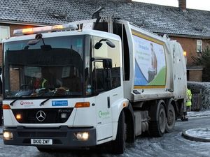 Supporting image for story: Residents get wheelie bin warning as rubbish 'freezes solid' - and there could be snow on Sunday