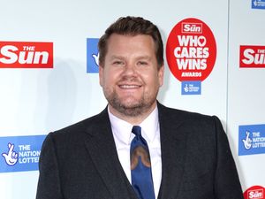 Supporting image for story: Corden on how Cruise convinced him to fly in fighter jet for The Late Late show