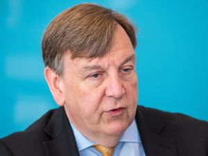 Supporting image for story: Ex-culture secretary says Huw Edwards controversy is ‘damaging for the BBC’