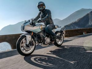 Supporting image for story: Ducati celebrates 100th anniversary with Formula 73