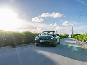Supporting image for story: Mini adds to Cooper line-up with new Convertible