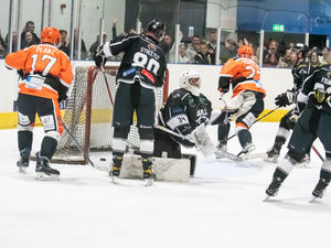 Supporting image for story: Telford Tigers battle, but cannot stop back-to-back losses