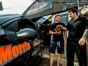 Supporting image for story: Oh brother now it's Craig in the box seat!