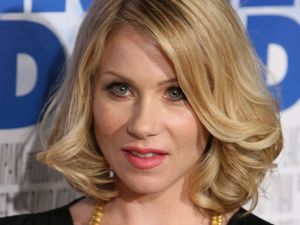 Supporting image for story: Christina Applegate ‘laughed’ at online troll who doubted her multiple sclerosis