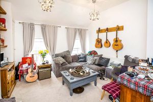 A flat for under £100,000 has come on the market in Oswestry town centre. Pictures: Zoopla