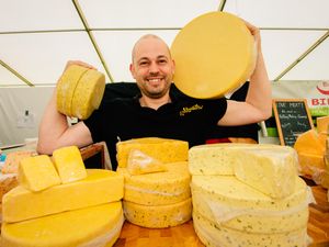 Supporting image for story: Ludlow Food Festival: Thousands arrive to sample delights - with pictures and video