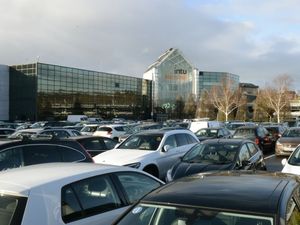 Supporting image for story: More than 1,800 sign petition against Merry Hill parking ban