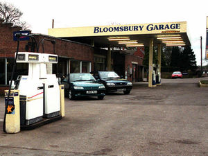 Supporting image for story: Everything must go in big Newport garage sale