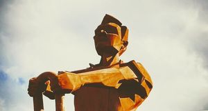 A stunning new sculpture honouring Black Country workers who carried out reserved occupations during the Second World War is to be unveiled in Sandwell.