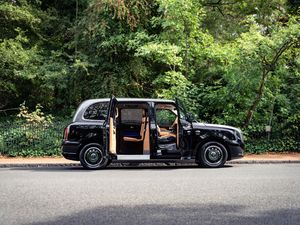 Supporting image for story: Is this the most luxurious London taxi ever made?