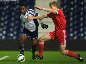 Supporting image for story: Transfer deadline day: Shrewsbury Town complete Ryan Yates loan deal from Nottingham Forest