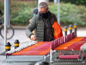 Supporting image for story: Supermarkets take tougher stance against maskless shoppers