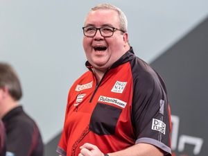 Supporting image for story: Stephen Bunting beats Michael van Gerwen to finally win first major PDC title