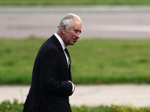 Supporting image for story: Grief-stricken King lands in London as duty calls for new monarch