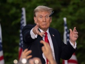 Supporting image for story: Donald Trump holds a rally in the South Bronx in bid to woo home town