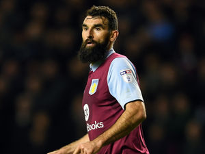 Supporting image for story: Mile Jedinak tells Aston Villa to be ready for a battle