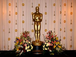 Supporting image for story: From streakers to surprise kisses: Controversial moments from Oscars history