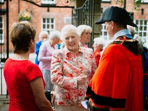 Supporting image for story: Wartime refugee Dame Stephanie Shirley thanks Oswestry as she unveils blue plaque