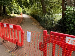The park remains open, however, a number of access routes were cosed while council workers undertood pest control work