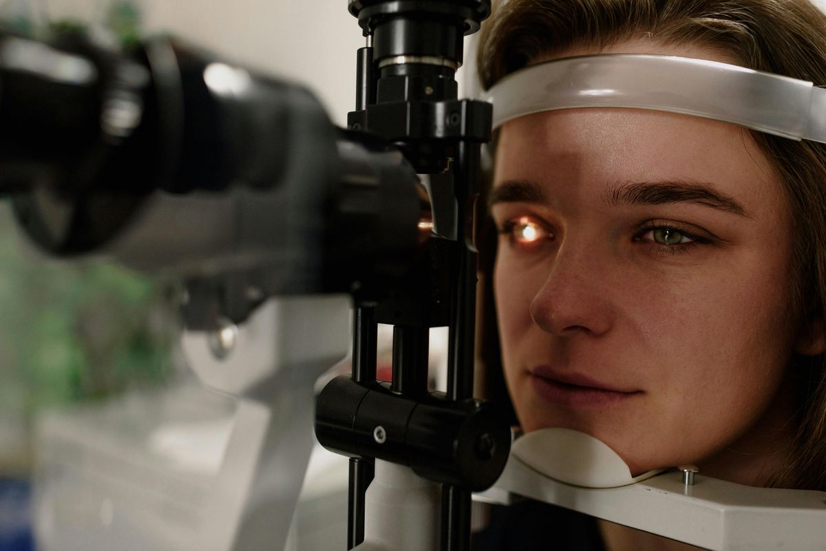 The link between vision and dementia – why regular eye tests matter