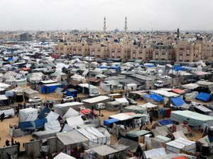 Supporting image for story: Israeli strikes kill 16 in Rafah, medics say, as residents report heavy fighting