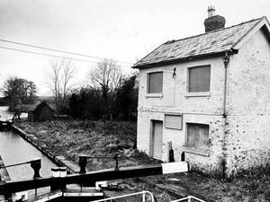 Supporting image for story: This week's Pictures from the Past