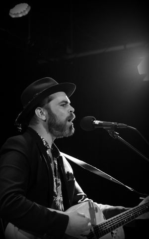 Gaz Coombes. Picture by: Chris Close