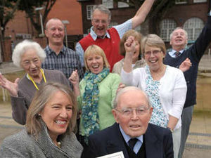 Supporting image for story: Grandfather is top German student at age of 91