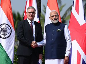 Supporting image for story: Starmer and Modi meet on second day of India trade mission