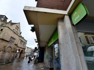 Supporting image for story: Unemployment rate rises in West Midlands