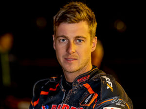 Supporting image for story: Wolves chasing
a place in final
of League Cup