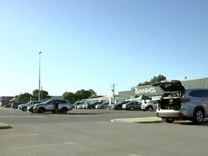 Supporting image for story: Police shoot dead ‘radicalised’ teenager after he stabbed man