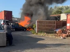 Supporting image for story: Fire crews attend blaze on Brownhills industrial estate scrap yard as locals urged to 'keep windows closed'