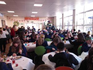 Students enjoying lunch