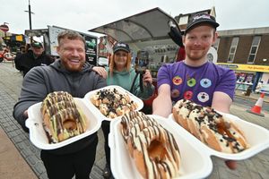Gary Bloomer is joined by Kyle and Kelly Gettings to show off some of the quality doughnuts on offer