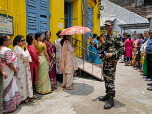 Supporting image for story: Voting ends in last round of India’s election