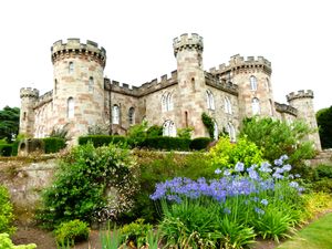 Supporting image for story: Midweek treat for garden lovers at Cholmondeley Castle