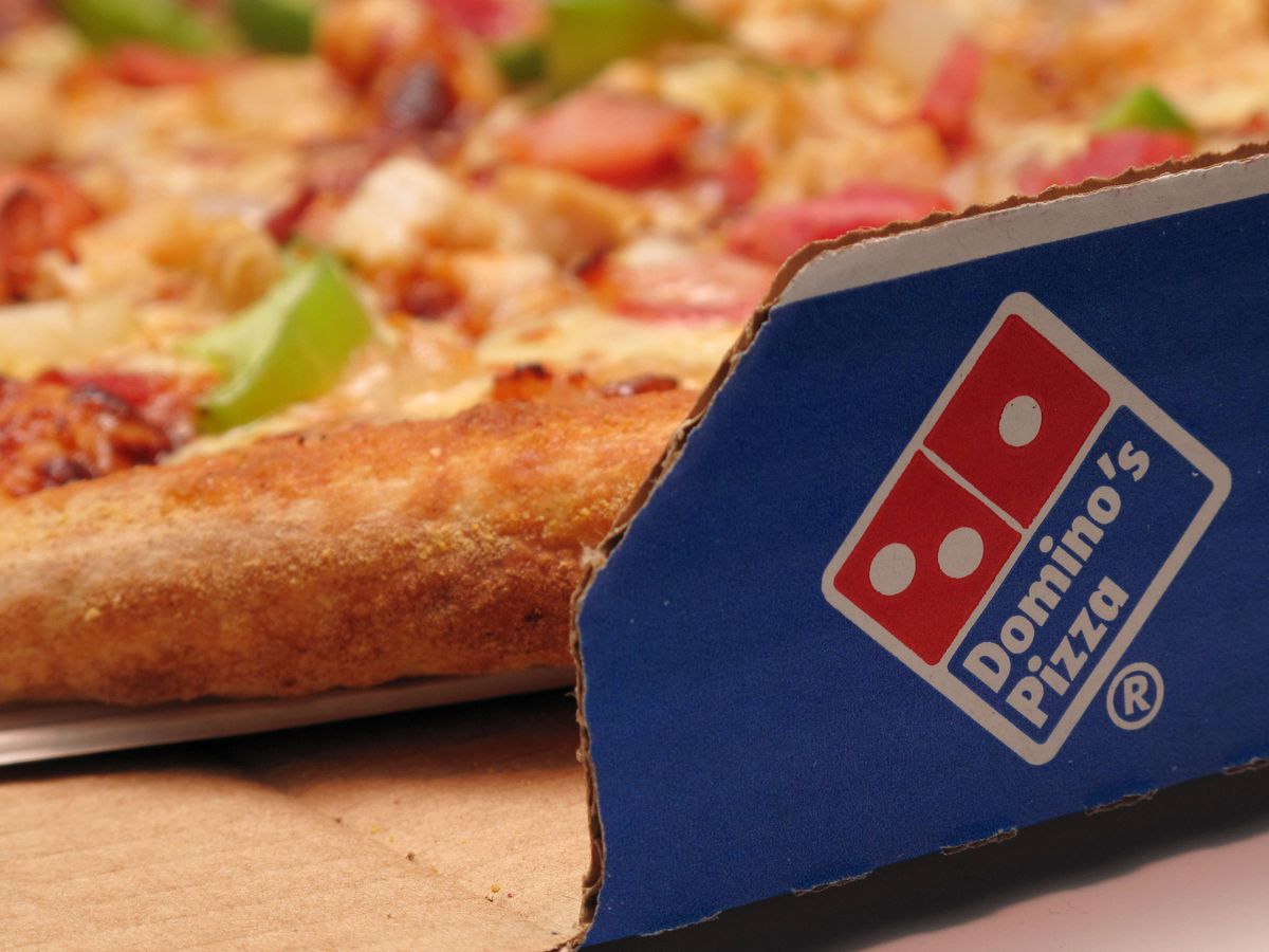 Domino&rsquo;s boss steps down after launching strategy shift towards chicken